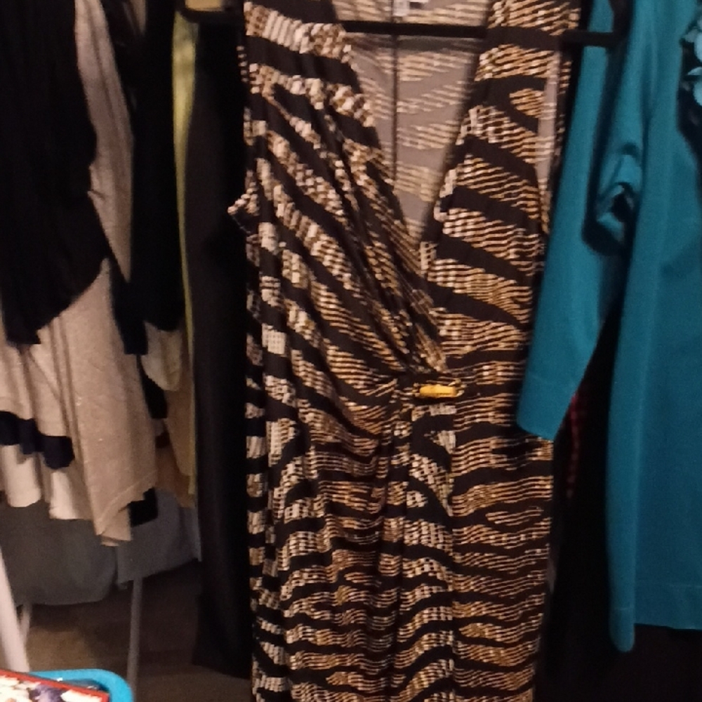 Robbie Bee Black and Gold Maxi Dress